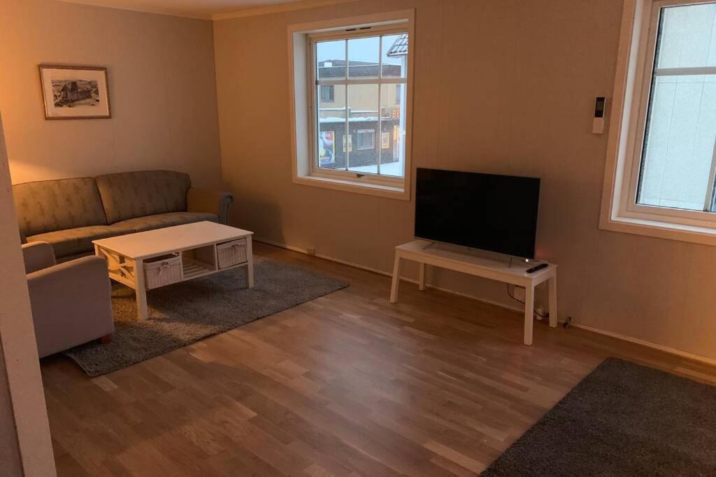 Koselig Hus I Havna Apartment Svolvaer Exterior photo