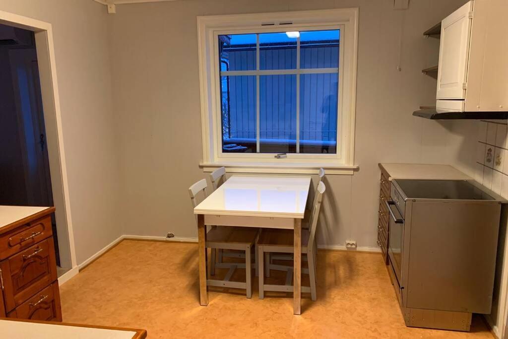 Koselig Hus I Havna Apartment Svolvaer Exterior photo