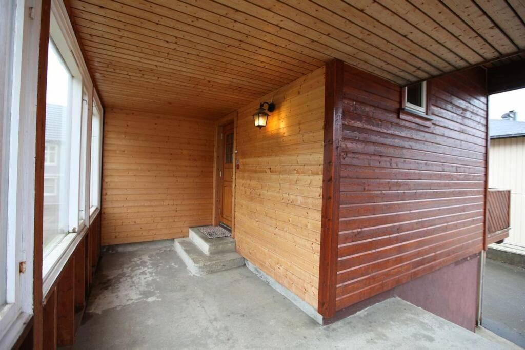Koselig Hus I Havna Apartment Svolvaer Exterior photo